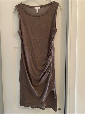 Leith Sleeveless Ruched Midi Dress in Taupe